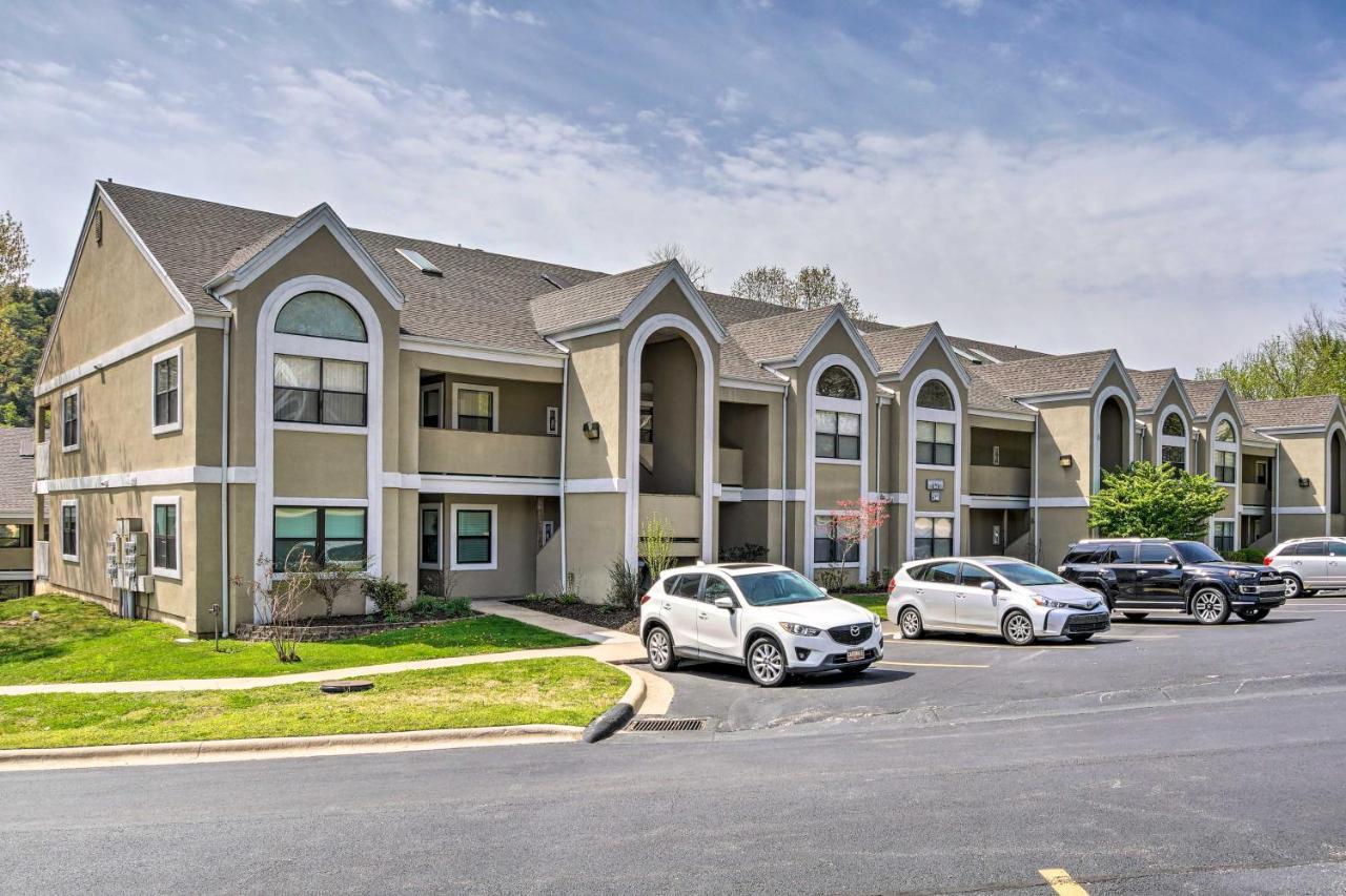 Lavish Branson Escape With Resort And Lake Access Bagian luar foto