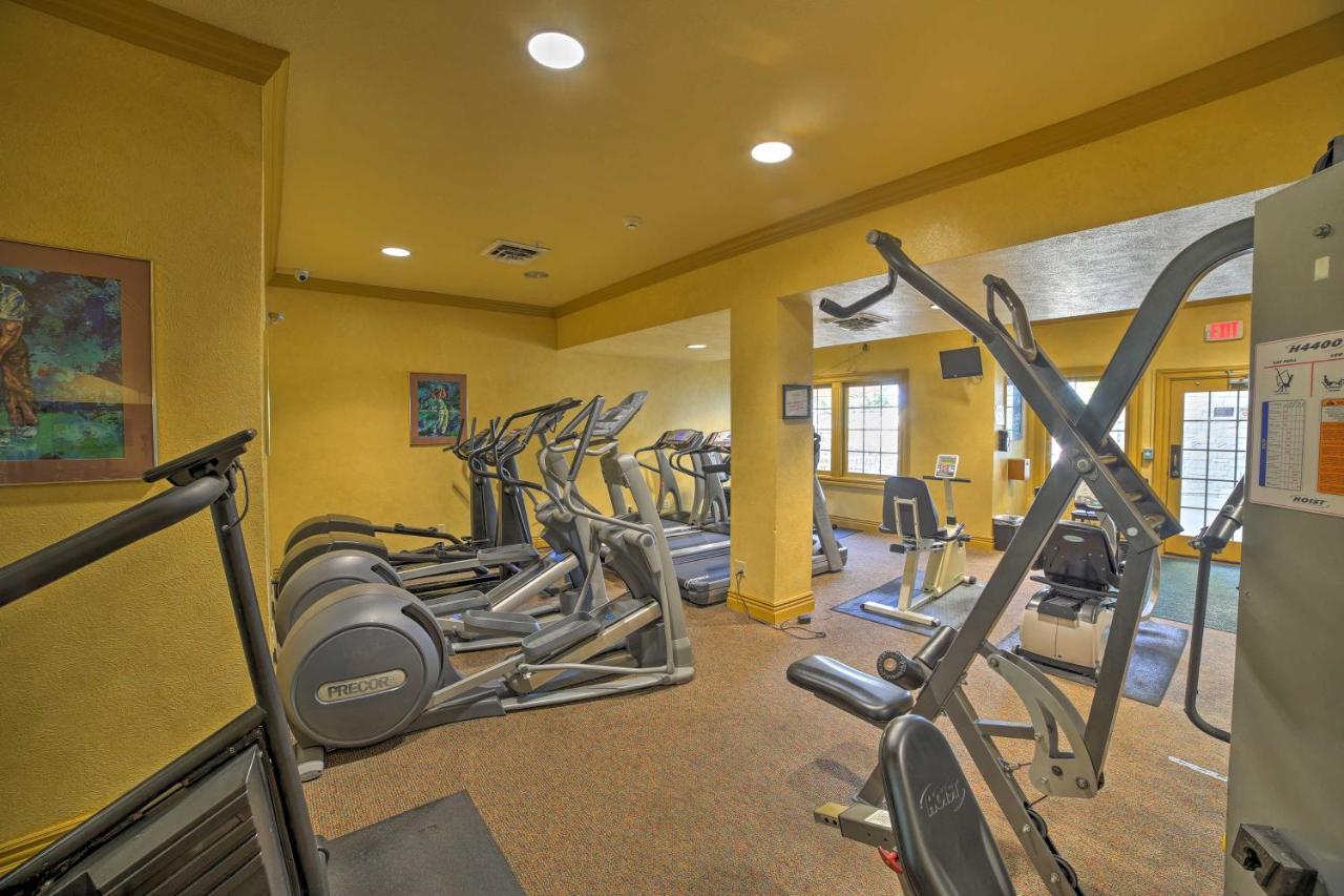 Lavish Branson Escape With Resort And Lake Access Bagian luar foto