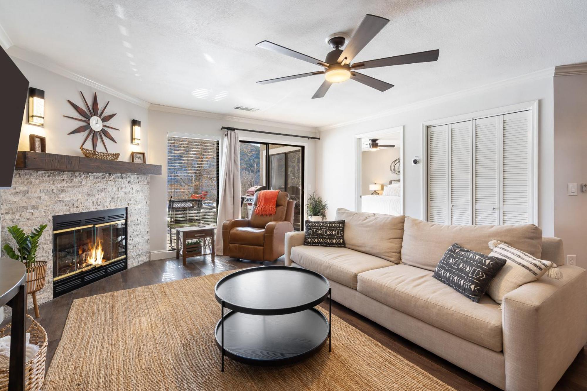 Lavish Branson Escape With Resort And Lake Access Bagian luar foto